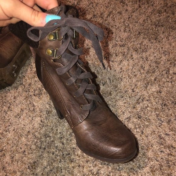 Brown Heel Boot - Picture 2 of 2